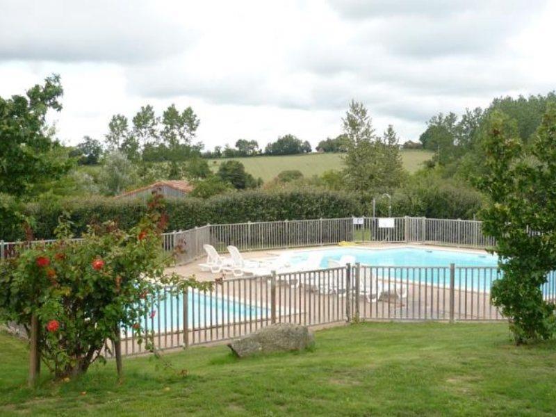 Terres De France - Natura Resort Pescalis Moncoutant Exterior foto